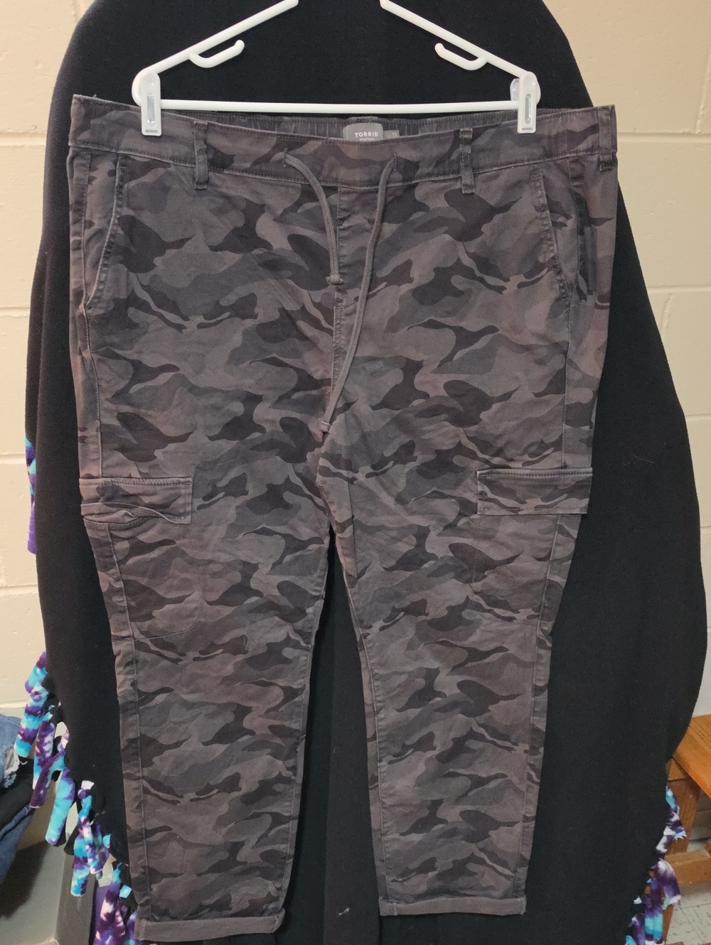 Women’s Camo Cargo Pants - Charcoal